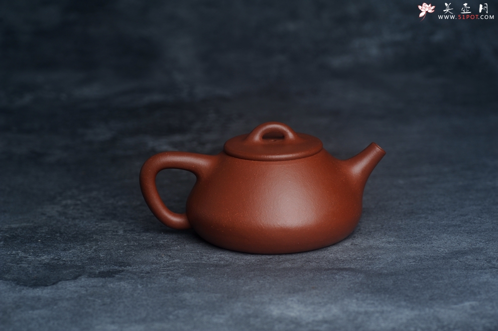 紫砂壶图片：王老师新品 庆十一特惠 全手工红降坡合瓢壶 特文气 - 紫砂壶之家紫砂壶网