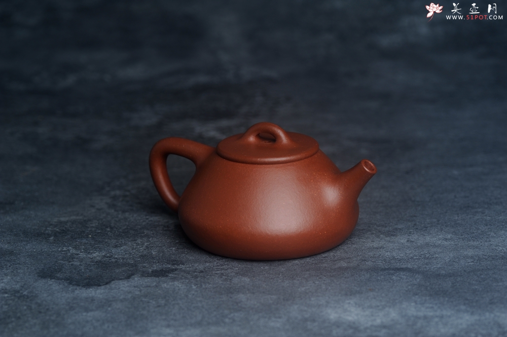 紫砂壶图片：王老师新品 庆十一特惠 全手工红降坡合瓢壶 特文气 - 紫砂壶之家紫砂壶网