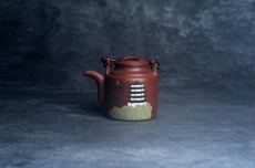 紫砂壶图片：美壶特惠 特好红皮龙精工洋桶壶 茶人醉爱 - 紫砂壶之家