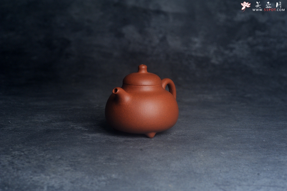 紫砂壶图片：美壶特惠 优质红降坡泥乳鼎壶 茶人醉爱 - 紫砂壶之家紫砂壶网