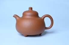 紫砂壶图片:美壶特惠 优质红降坡泥乳鼎壶 茶人醉爱 - 紫砂壶之家