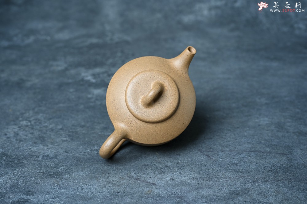 紫砂壶图片：美壶特惠 优质黄金段泥镜瓦壶 茶人醉爱 - 紫砂壶之家紫砂壶网