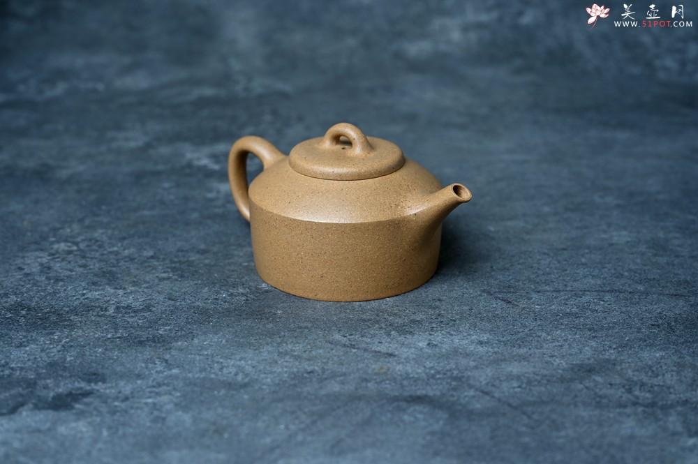 紫砂壶图片：美壶特惠 优质黄金段泥镜瓦壶 茶人醉爱 - 紫砂壶之家紫砂壶网
