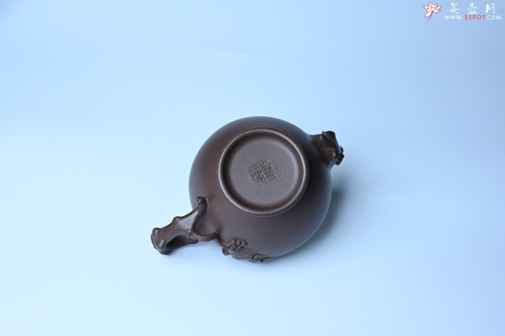 紫砂壶图片：潜力股赵老师 老紫泥全手工松鼠葡萄壶 茶人醉爱 - 紫砂壶之家紫砂壶网