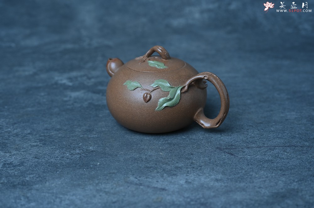 紫砂壶图片：美壶特惠 潜力股董静老师精品老段泥双色寿桃壶 茶人醉爱 - 紫砂壶之家紫砂壶网