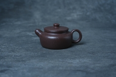 紫砂壶图片:美壶特惠 手工手制紫砂壶特好紫玉金砂涌泉壶 茶壶 茶具 单壶 - 紫砂壶之家