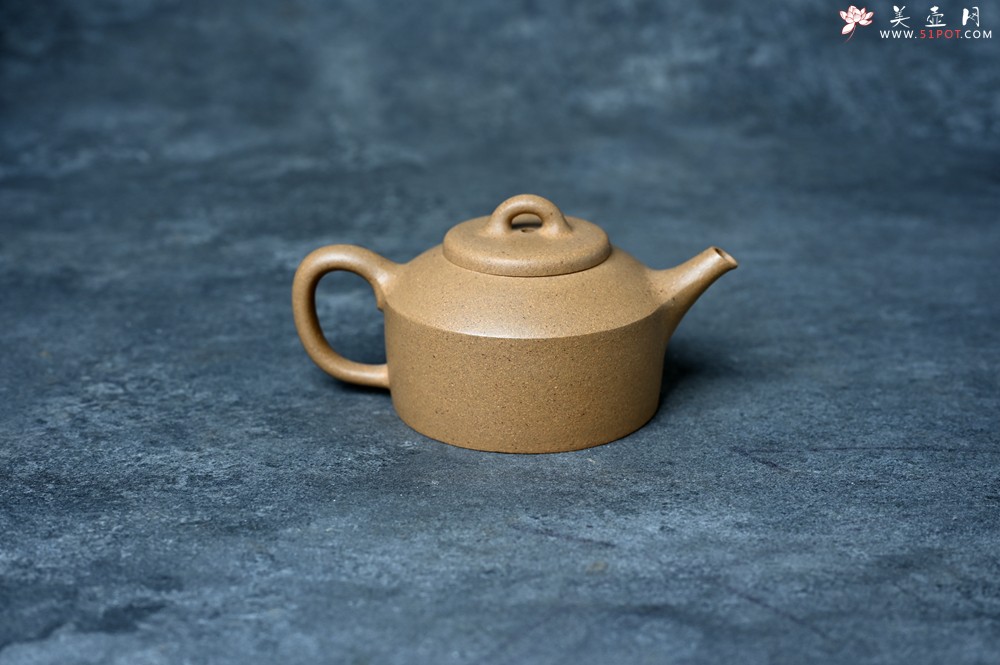 紫砂壶图片：美壶特惠 优质黄金段泥镜瓦壶 茶人醉爱 - 紫砂壶之家紫砂壶网