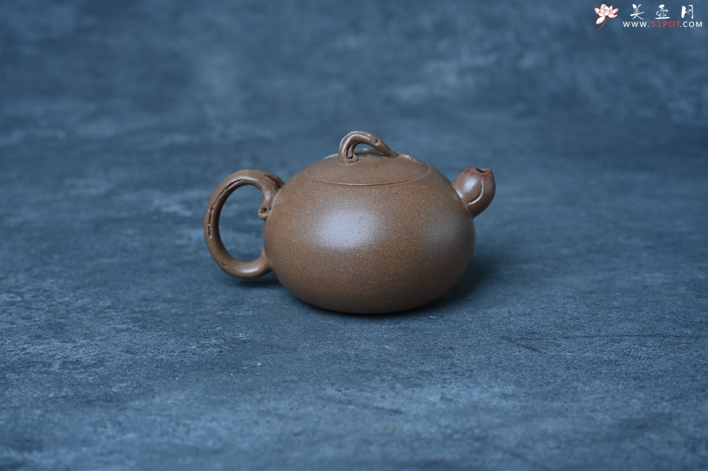 紫砂壶图片：美壶特惠 潜力股董静老师精品老段泥双色寿桃壶 茶人醉爱 - 紫砂壶之家紫砂壶网