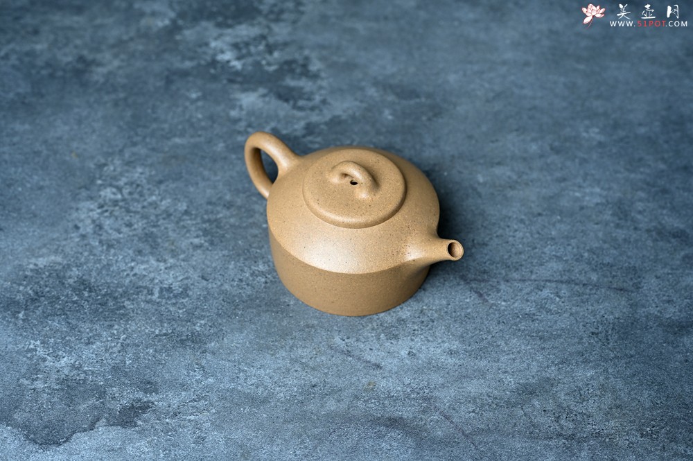 紫砂壶图片：美壶特惠 优质黄金段泥镜瓦壶 茶人醉爱 - 紫砂壶之家紫砂壶网