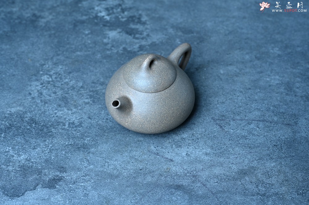 紫砂壶图片：美壶特惠 特好松花段泥精工乳瓢茶壶 茶人醉爱 - 紫砂壶之家紫砂壶网