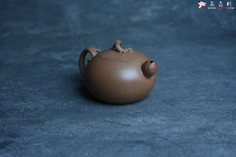 紫砂壶图片：美壶特惠 潜力股董静老师精品老段泥双色寿桃壶 茶人醉爱 - 紫砂壶之家紫砂壶网
