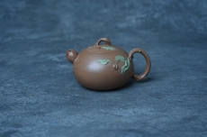 紫砂壶图片:美壶特惠 潜力股董静老师精品老段泥双色寿桃壶 茶人醉爱 - 紫砂壶之家