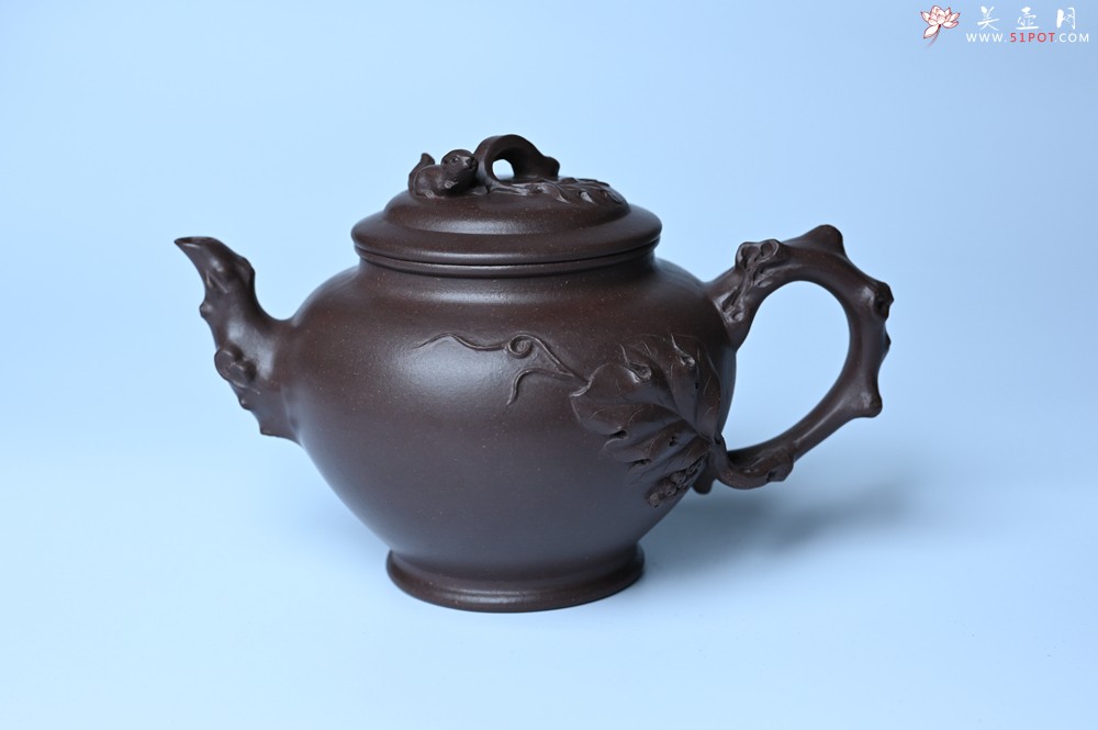紫砂壶图片：潜力股赵老师 老紫泥全手工松鼠葡萄壶 茶人醉爱 - 紫砂壶之家紫砂壶网