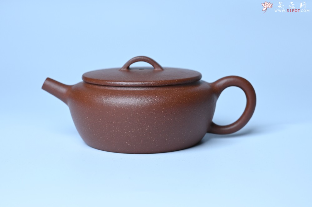 紫砂壶图片：美壶特惠 优质红降坡泥大口玉扁壶 茶人醉爱 - 紫砂壶之家紫砂壶网