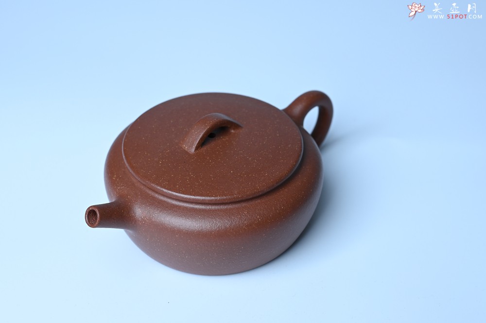 紫砂壶图片：美壶特惠 优质红降坡泥大口玉扁壶 茶人醉爱 - 紫砂壶之家紫砂壶网