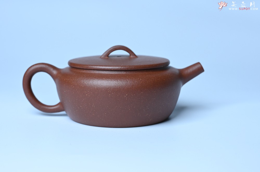 紫砂壶图片：美壶特惠 优质红降坡泥大口玉扁壶 茶人醉爱 - 紫砂壶之家紫砂壶网
