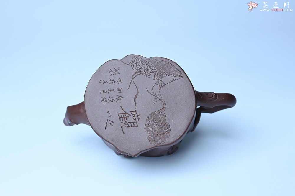 紫砂壶图片：美壶特惠 精致老紫泥佛手壶 肌理生动 底部刻佛手祥云特文气 - 紫砂壶之家紫砂壶网