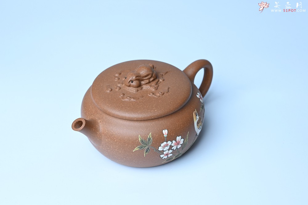 紫砂壶图片：美壶特惠 优质降坡泥花鸟听兔壶 茶人醉爱 - 紫砂壶之家紫砂壶网