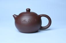 紫砂壶图片:油润底曹青 全手工西施茶壶 玉洁冰清 接天莲叶无穷碧 映日荷花别样红 - 紫砂壶之家