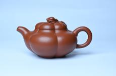 紫砂壶图片:美壶特惠 精品大红袍朱泥上合桃 茶人醉爱 - 紫砂壶之家
