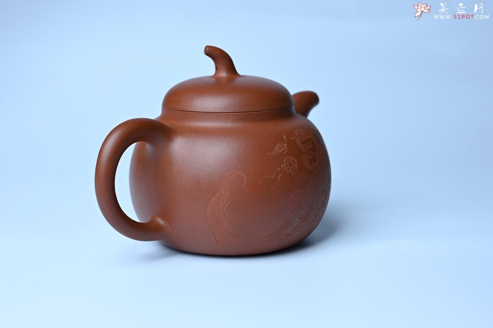紫砂壶图片：特油润黄龙山小红泥全手工一捺底景舟茄段壶 装饰人物特文气 - 紫砂壶之家紫砂壶网