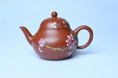 紫砂壶图片:美壶特惠 优质朱泥梨形壶 蝶恋花 茶人醉爱 - 紫砂壶之家