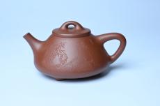 紫砂壶图片:特好底曹青 全手工小子冶石瓢 抚琴看修竹 装饰特文气 期待与亲结缘 - 紫砂壶之家