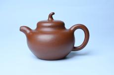 紫砂壶图片:潜力股周小培老师 油润降坡泥全手工茄瓜壶 - 紫砂壶之家