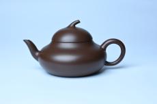 紫砂壶图片:美壶特惠 特好老紫泥茄段梨形壶 茶人醉爱 - 紫砂壶之家