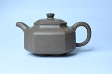 紫砂壶图片:实力派张海艳全手工蟹壳老青段泥精工八方侧角壶 气势磅礴 - 紫砂壶之家